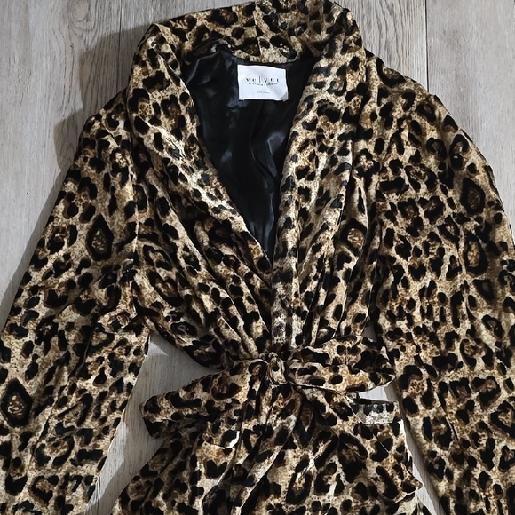 Leopard Print Women's Jacket - Picture 4 of 6